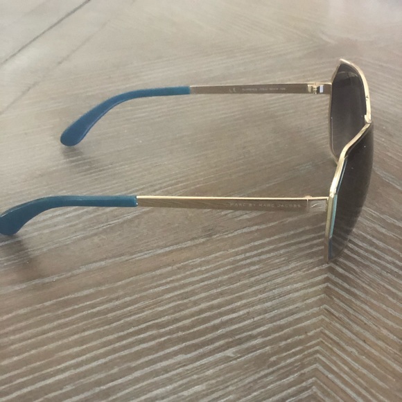 Marc Jacobs Gold Sunglasses - Picture 2 of 3